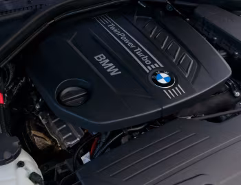 Пад капотам 2013–15 BMW 328d Sedan [North America] (F30) '2013–15