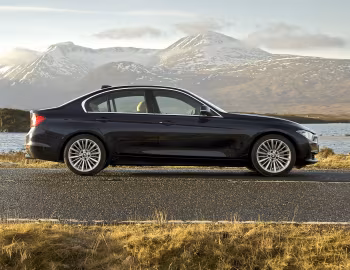 BMW 328i Sedan Luxury Line [UK-spec] (F30) '02.2012–15