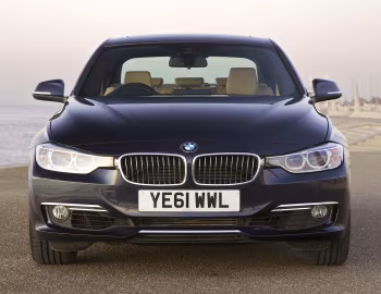 BMW 328i Sedan Luxury Line [UK-spec] (F30) '02.2012–15
