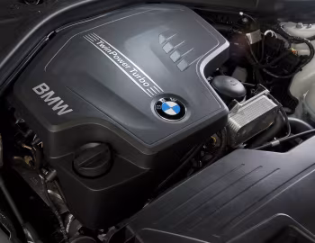Bajo el capó BMW 328i Sedan Sport Line [South Africa] (F30) '03.2012–15