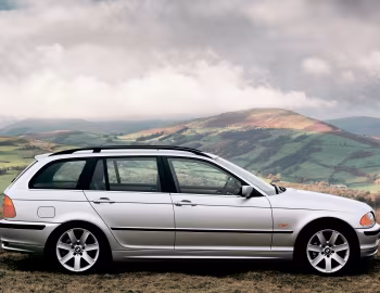 BMW 328i Estate [UK-spec] (E46) '1999–2000