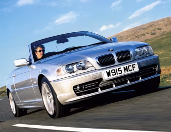 BMW 330Ci Cabrio [UK-spec] (E46) '2000–01