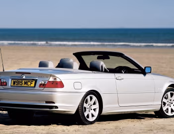 BMW 330Ci Cabrio [UK-spec] (E46) '2000–01