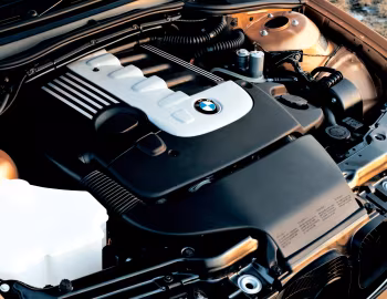 Bajo el capó BMW 330d SE Sedan [UK-spec] (E46) '1999–2001
