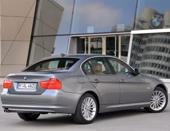BMW 330d Sedan (E90) '2008–11