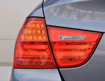 BMW 330d Sedan (E90) '2008–11