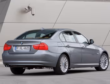 BMW 330d Sedan (E90) '2008–11