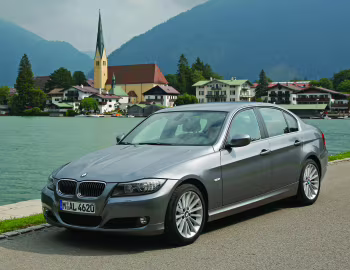 BMW 330d Sedan (E90) '2008–11