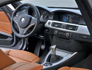 Interior BMW 330d Sedan (E90) '2008–11