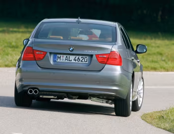 BMW 330d Sedan (E90) '2008–11