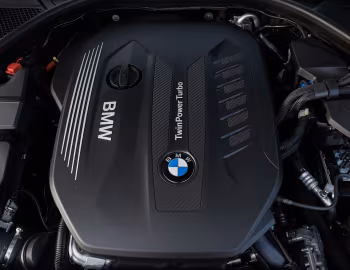 Bajo el capó BMW 330d xDrive Touring M Sport [Worldwide] (G21) '2019–22