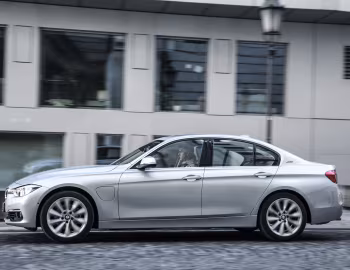 BMW 330e [Worldwide] (F30) '2016–19