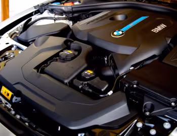 Bajo el capó BMW 330e iPerformance [South Africa] (F30) '2017–19