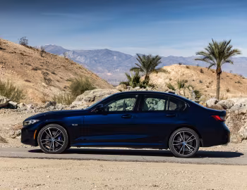 2023–pr. BMW 330e M Sport [North America] (G20) '2022–pr.