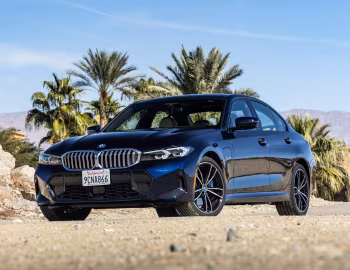2023–pr. BMW 330e M Sport [North America] (G20) '2022–pr.