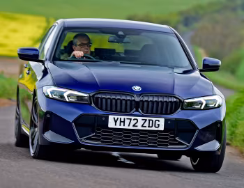 BMW 330e M Sport [UK-spec] (G20) '2022–24