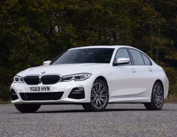 BMW 330e M Sport [UK-spec] (G20) '2019–22