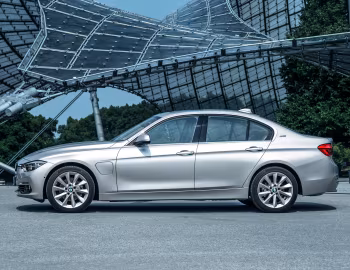 BMW 330e [Worldwide] (F30) '2016–19
