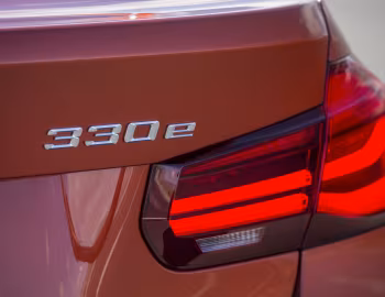 2017–19 BMW 330e iPerfomance Sport Line [North America] (F30) '2016–19