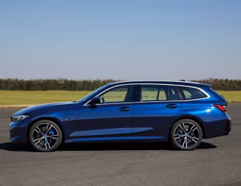 BMW 330e Touring M Sport [Worldwide] (G21) '2022–24