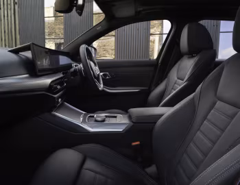 Interior BMW 330e Touring M Sport [UK-spec] (G21) '2024–pr.