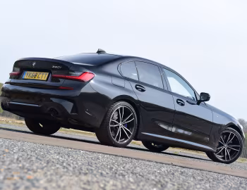 BMW 330i M Sport [UK-spec] (G20) '2019–22