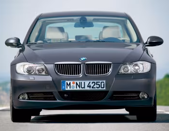 BMW 330i Sedan (E90) '2005–08