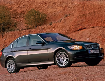 BMW 330i Sedan (E90) '2005–08