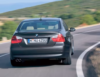 BMW 330i Sedan (E90) '2005–08