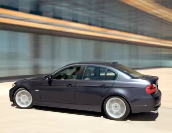 BMW 330i Sedan (E90) '2005–08