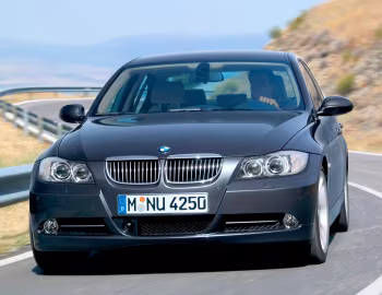 BMW 330i Sedan (E90) '2005–08