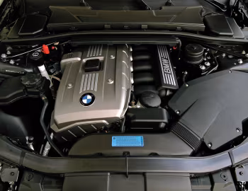 Sous la capuche BMW 330i Sedan (E90) '2005–08