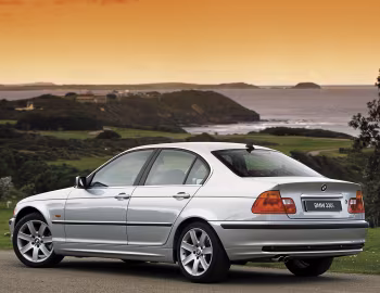 BMW 330i Sedan [Australia] (E46) '2000–01