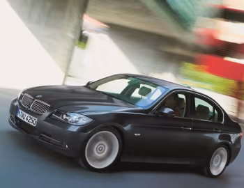 BMW 330i Sedan (E90) '2005–08
