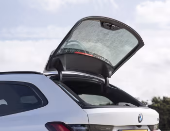 BMW 330i Touring M Sport [UK-spec] (G21) '2019–22