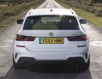 BMW 330i Touring M Sport [UK-spec] (G21) '2019–22
