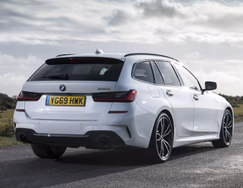 BMW 330i Touring M Sport [UK-spec] (G21) '2019–22
