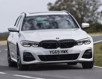 BMW 330i Touring M Sport [UK-spec] (G21) '2019–22