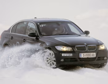BMW 330xd Sedan (E90) '2005–08