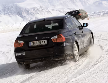 BMW 330xd Sedan (E90) '2005–08