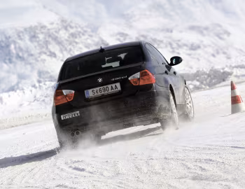 BMW 330xd Sedan (E90) '2005–08