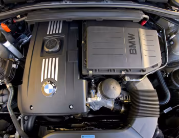 Под капотом 2008–10 BMW 335i Cabrio [North America] (E93) '2007–10