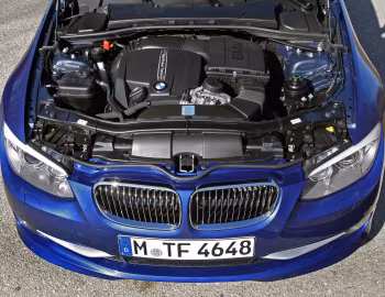 Bajo el capó BMW 335i Cabrio [Worldwide] (E93) '2010–14