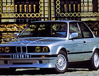 BMW 318is Coupe [France] '1989–91