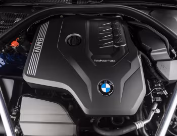 Bajo el capó 2021–pr. BMW 430i xDrive Coupé M Sport [North America] (G22) '2020–pr.