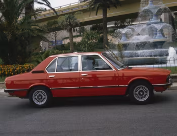 BMW 520/4 Sedan (E12) '05.1976–03.1979