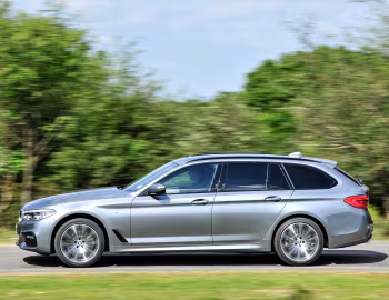 BMW 520d Touring M Sport [UK-spec] (G31) '2017–20