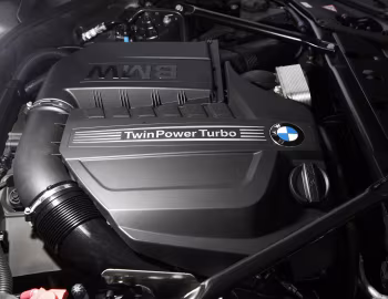 Bajo el capó BMW 520d Touring M Sport Package [Australia] (F11) '2011–13