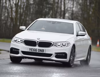 BMW 520d xDrive Sedan M Sport [UK-spec] (G30) '2017–20