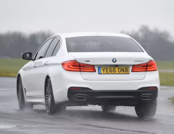 BMW 520d xDrive Sedan M Sport [UK-spec] (G30) '2017–20